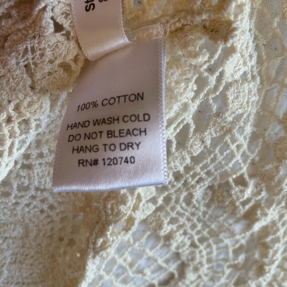 Lace tank top. Cream coloured. Medium. - Picture 9 of 10